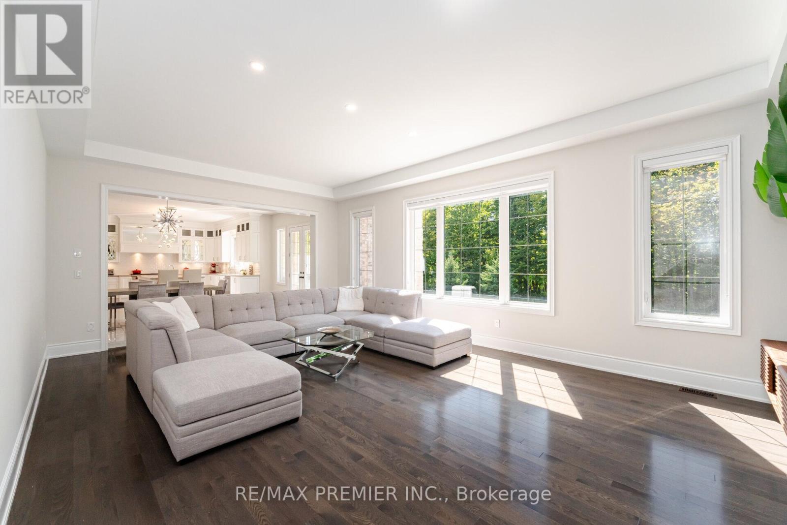 18 Erintown Crescent, Brampton (Toronto Gore Rural Estate), Ontario  L6P 4H2 - Photo 17 - W12402775