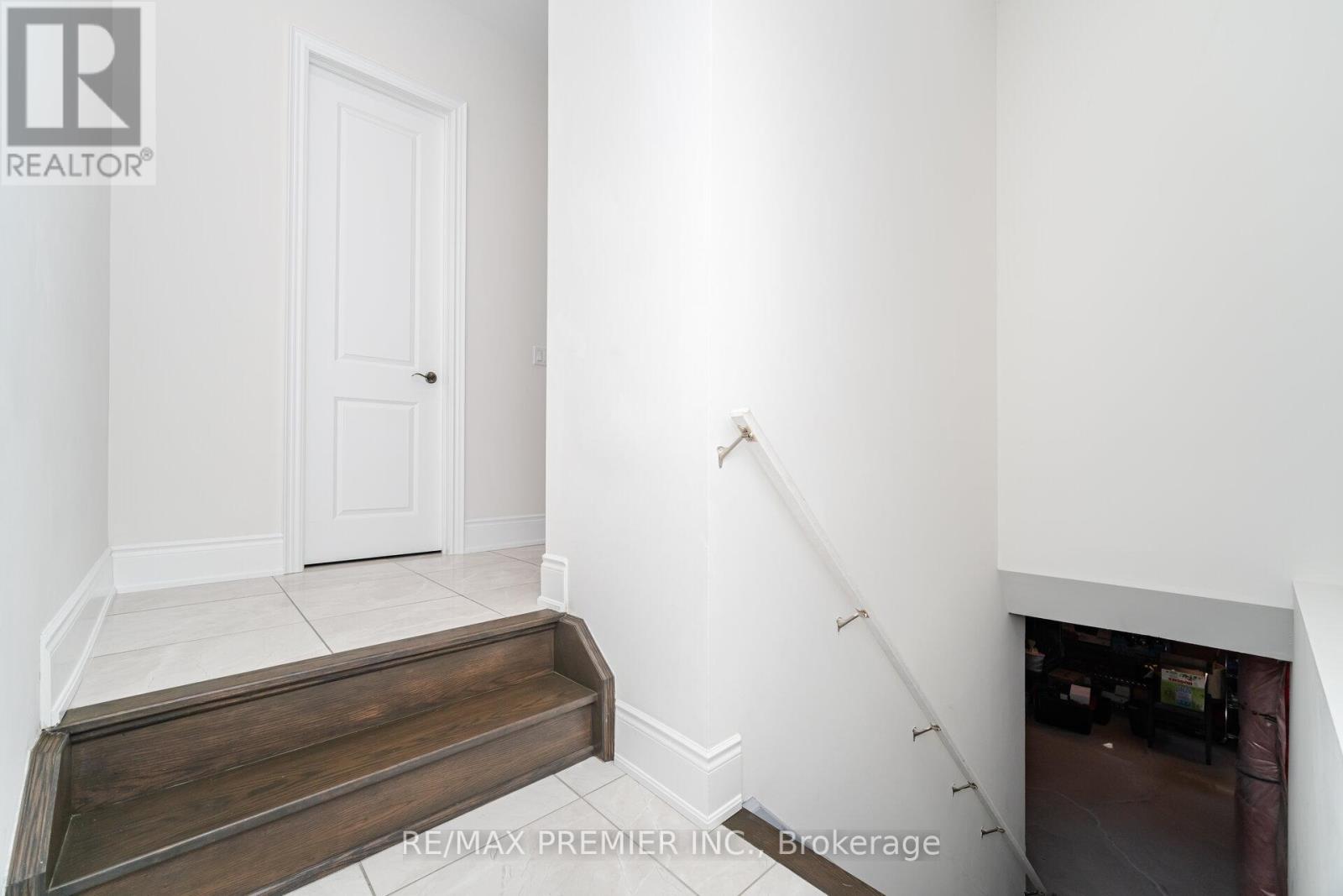 18 Erintown Crescent, Brampton (Toronto Gore Rural Estate), Ontario  L6P 4H2 - Photo 20 - W12402775