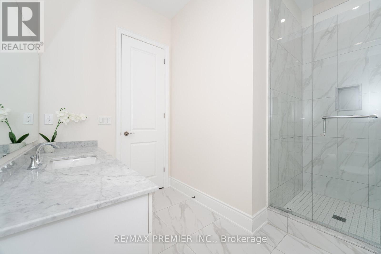 18 Erintown Crescent, Brampton (Toronto Gore Rural Estate), Ontario  L6P 4H2 - Photo 23 - W12402775