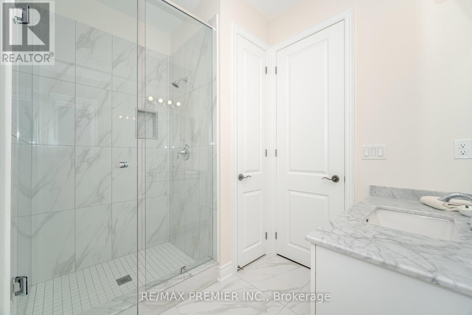 18 Erintown Crescent, Brampton (Toronto Gore Rural Estate), Ontario  L6P 4H2 - Photo 34 - W12402775