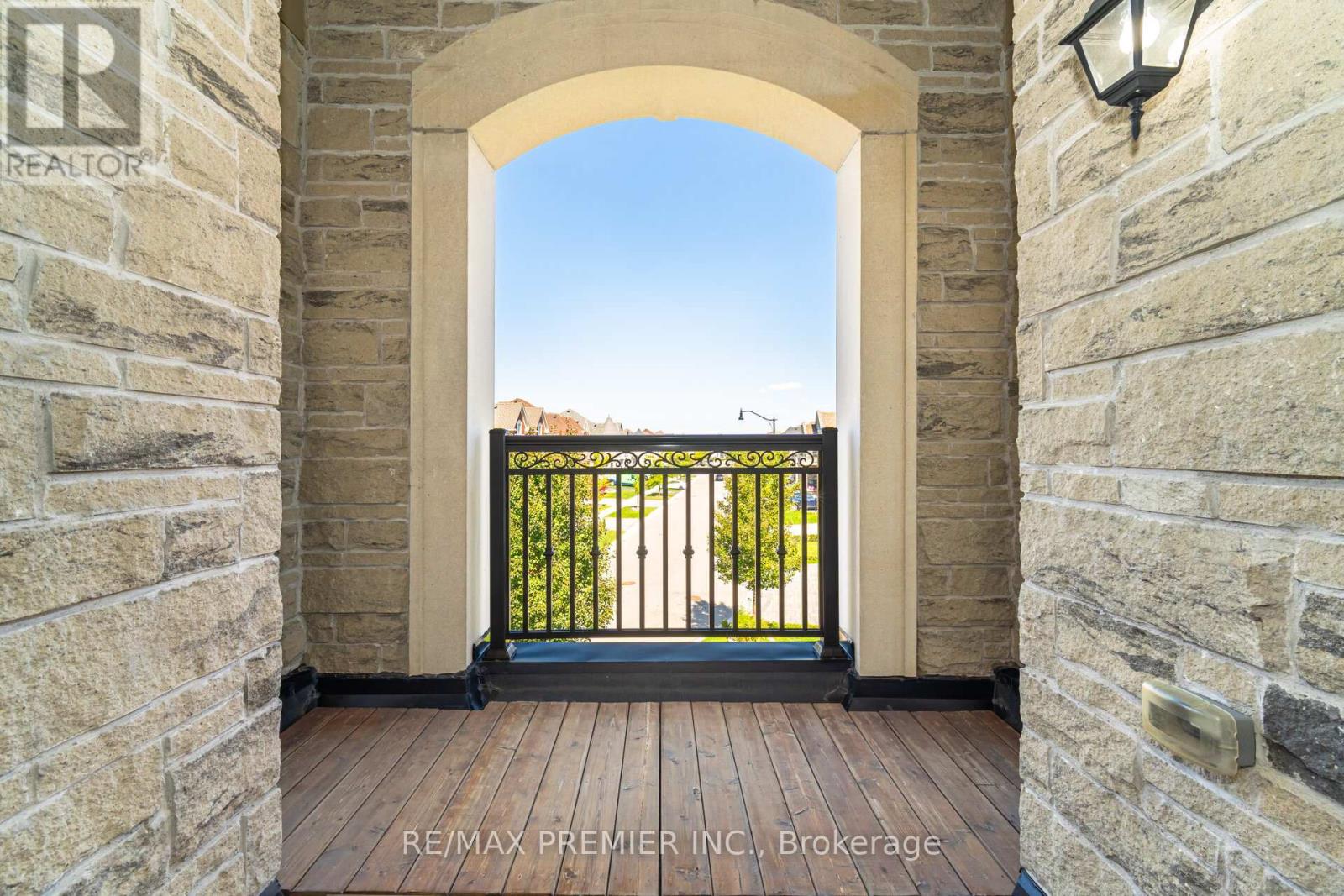 18 Erintown Crescent, Brampton (Toronto Gore Rural Estate), Ontario  L6P 4H2 - Photo 35 - W12402775