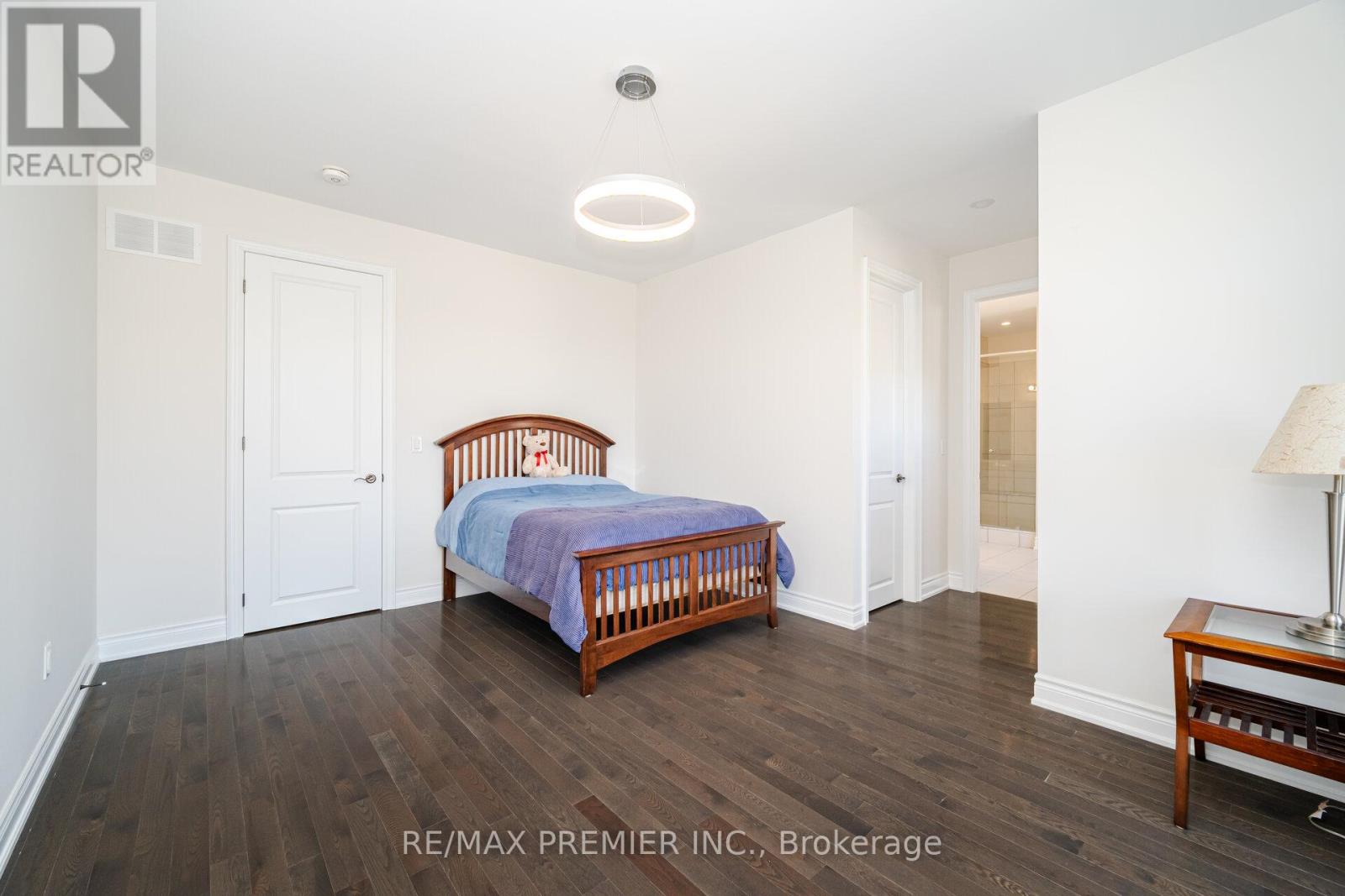 18 Erintown Crescent, Brampton (Toronto Gore Rural Estate), Ontario  L6P 4H2 - Photo 38 - W12402775
