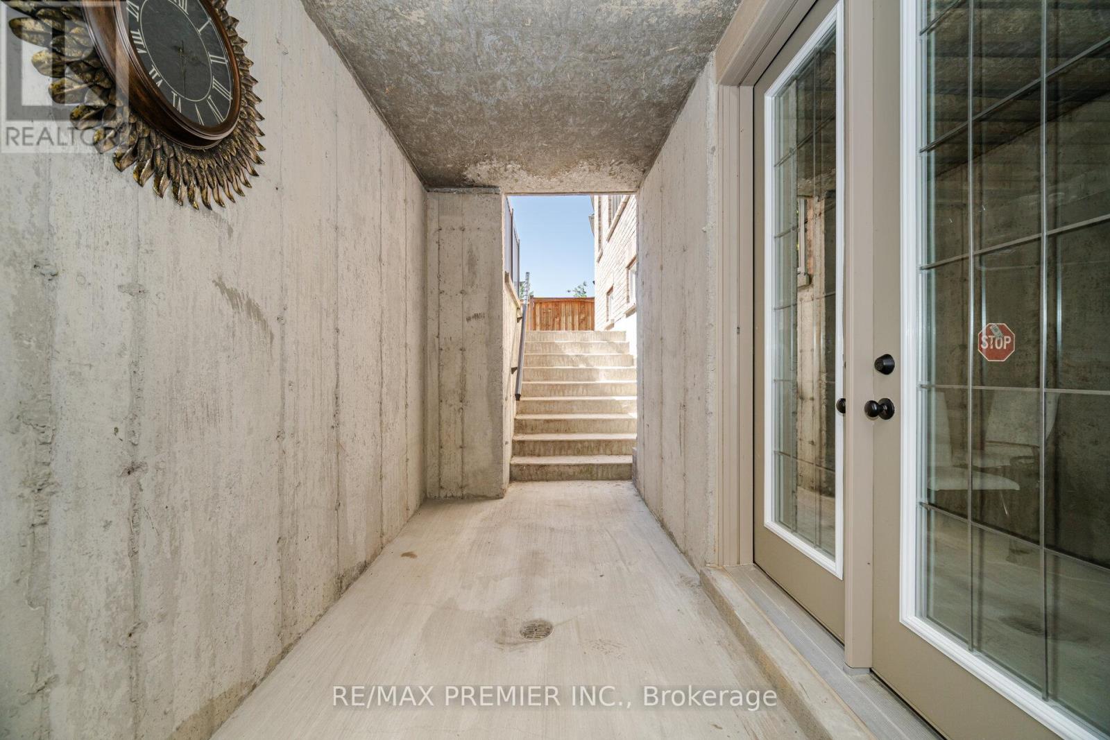 18 Erintown Crescent, Brampton (Toronto Gore Rural Estate), Ontario  L6P 4H2 - Photo 46 - W12402775