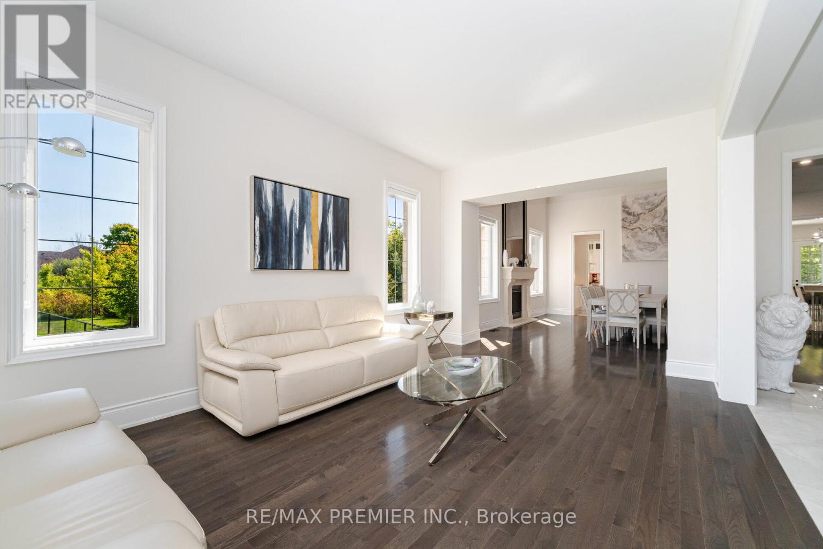 18 Erintown Crescent, Brampton (Toronto Gore Rural Estate), Ontario  L6P 4H2 - Photo 7 - W12402775
