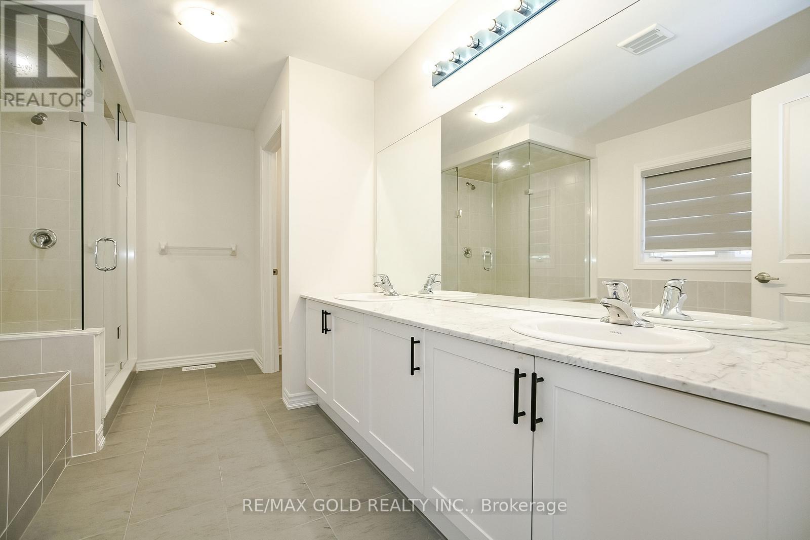 81 Berkely Street, Wasaga Beach, Ontario  L9Z 2N6 - Photo 29 - S12402708