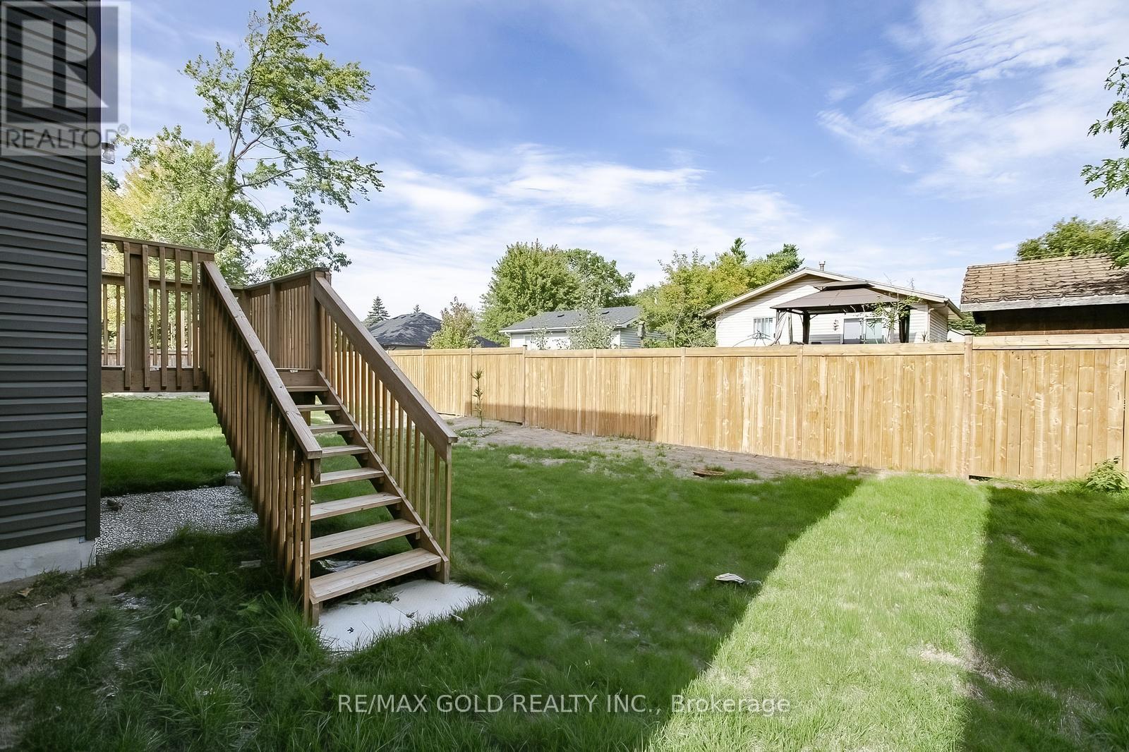 81 Berkely Street, Wasaga Beach, Ontario  L9Z 2N6 - Photo 49 - S12402708