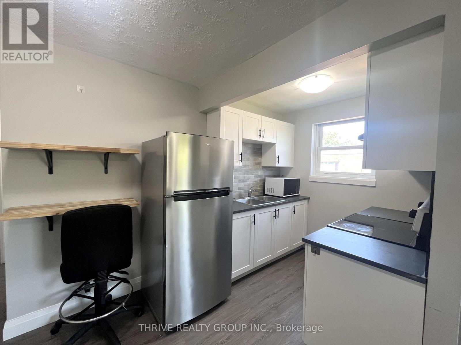 11 - 106 King Edward Avenue, London South, Ontario  N5Z 3T1 - Photo 2 - X12402787