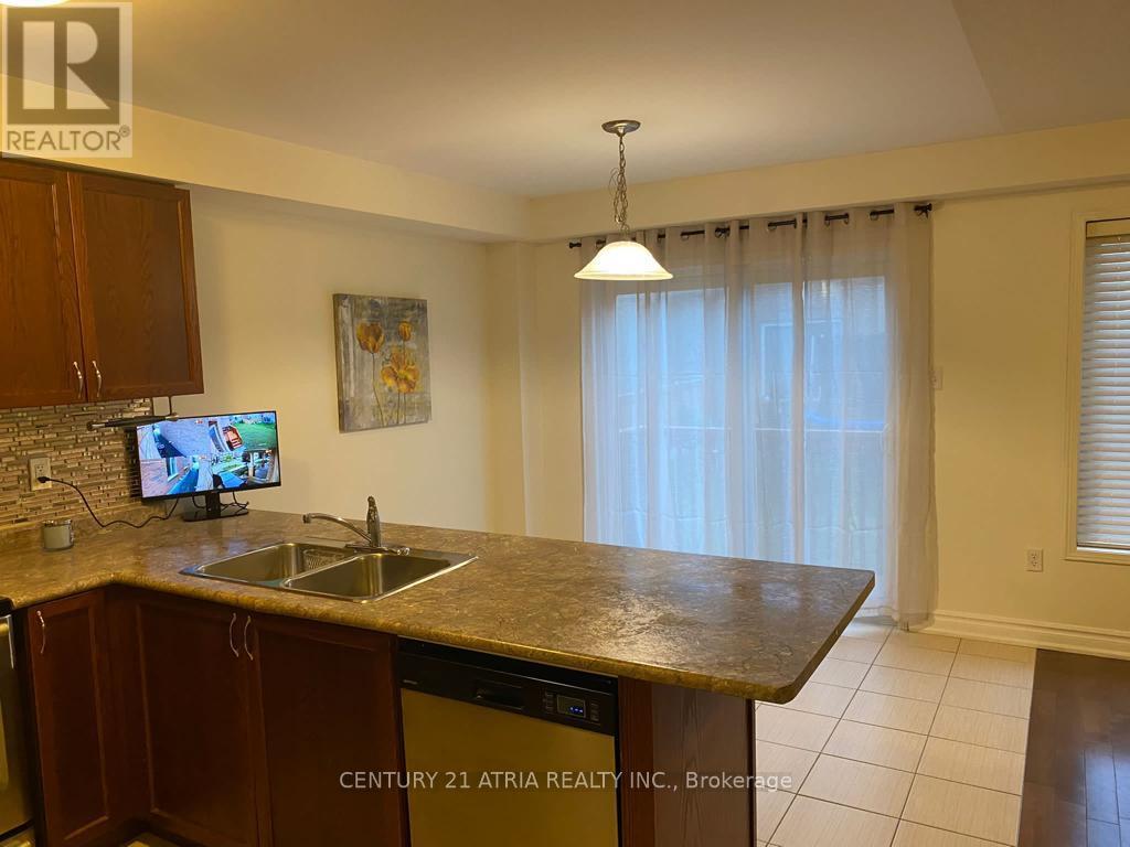 177 Windfields Farm Drive, Oshawa, Ontario  L1H 7K4 - Photo 5 - E12402793