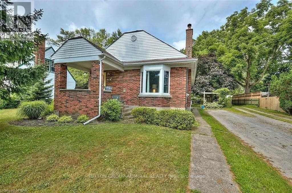 3813 St Peter Avenue, Niagara Falls, Ontario  L2J 2N7 - Photo 1 - X12402785