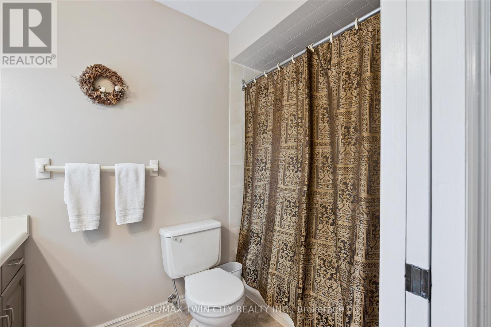 45 Applewood Crescent, Cambridge, Ontario  N1S 4K1 - Photo 28 - X12402791