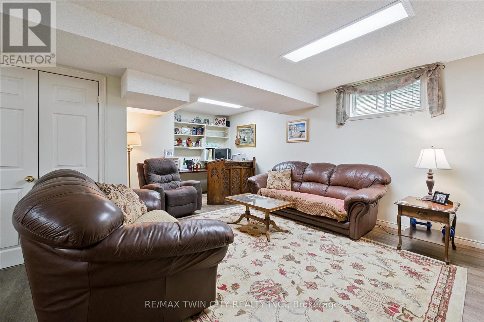 45 Applewood Crescent, Cambridge, Ontario  N1S 4K1 - Photo 41 - X12402791