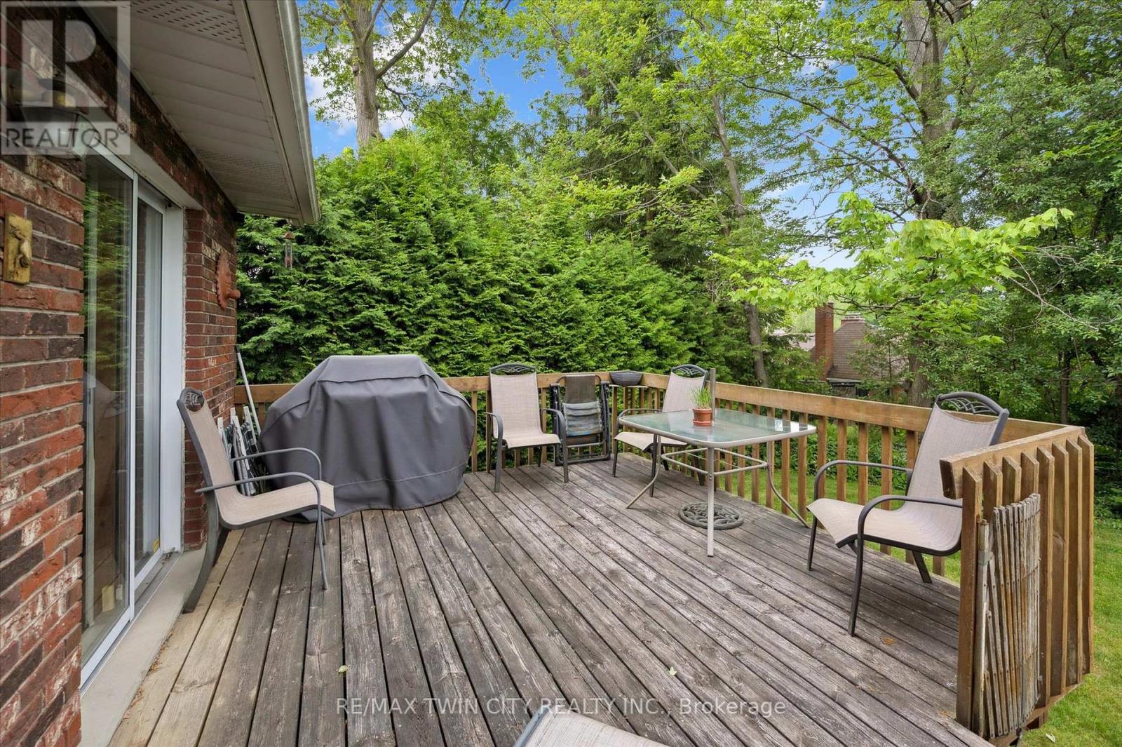 45 Applewood Crescent, Cambridge, Ontario  N1S 4K1 - Photo 44 - X12402791