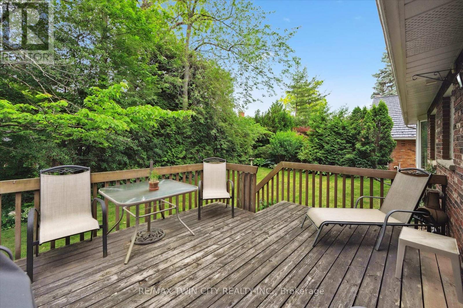 45 Applewood Crescent, Cambridge, Ontario  N1S 4K1 - Photo 45 - X12402791