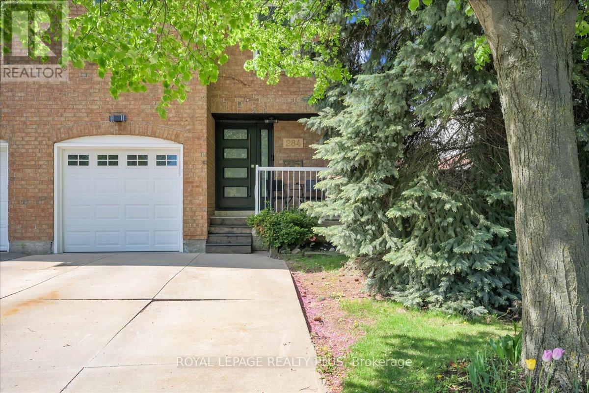 284 Rimmington Drive, Oakville, Ontario  L6H 3N5 - Photo 4 - W12388124