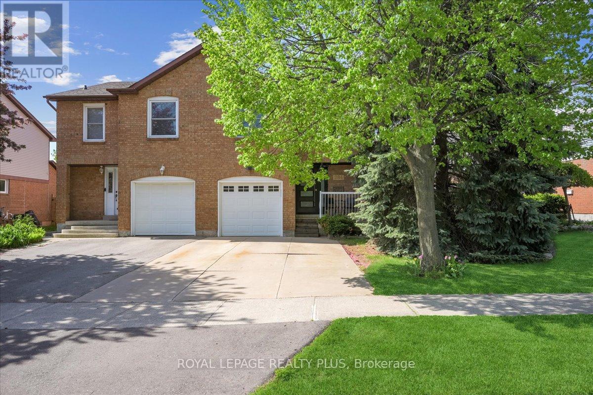 284 Rimmington Drive, Oakville, Ontario  L6H 3N5 - Photo 3 - W12388124