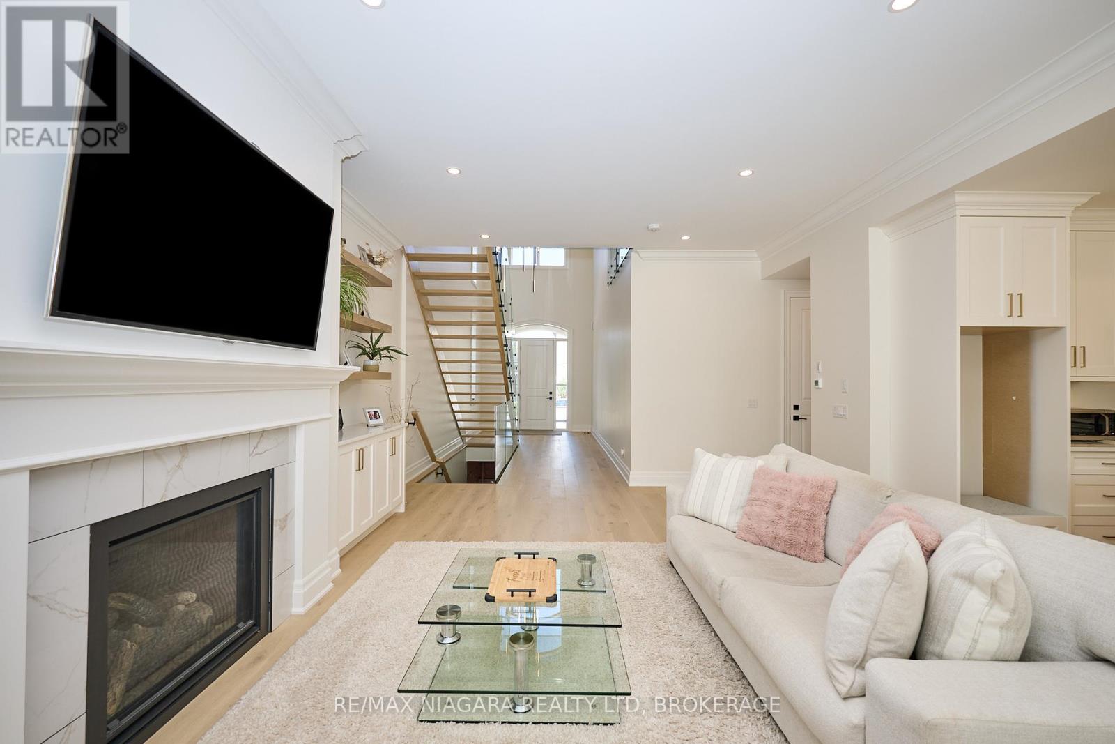 21 Ivy Crescent, Thorold (Confederation Heights), Ontario  L2V 0J9 - Photo 14 - X12395851