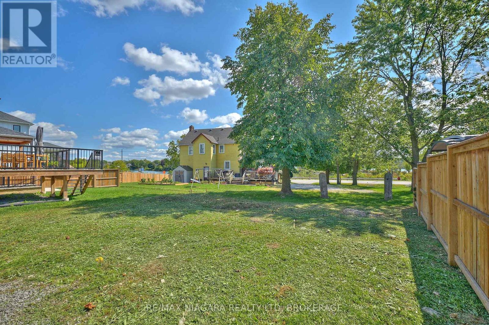 21 Ivy Crescent, Thorold (Confederation Heights), Ontario  L2V 0J9 - Photo 41 - X12395851