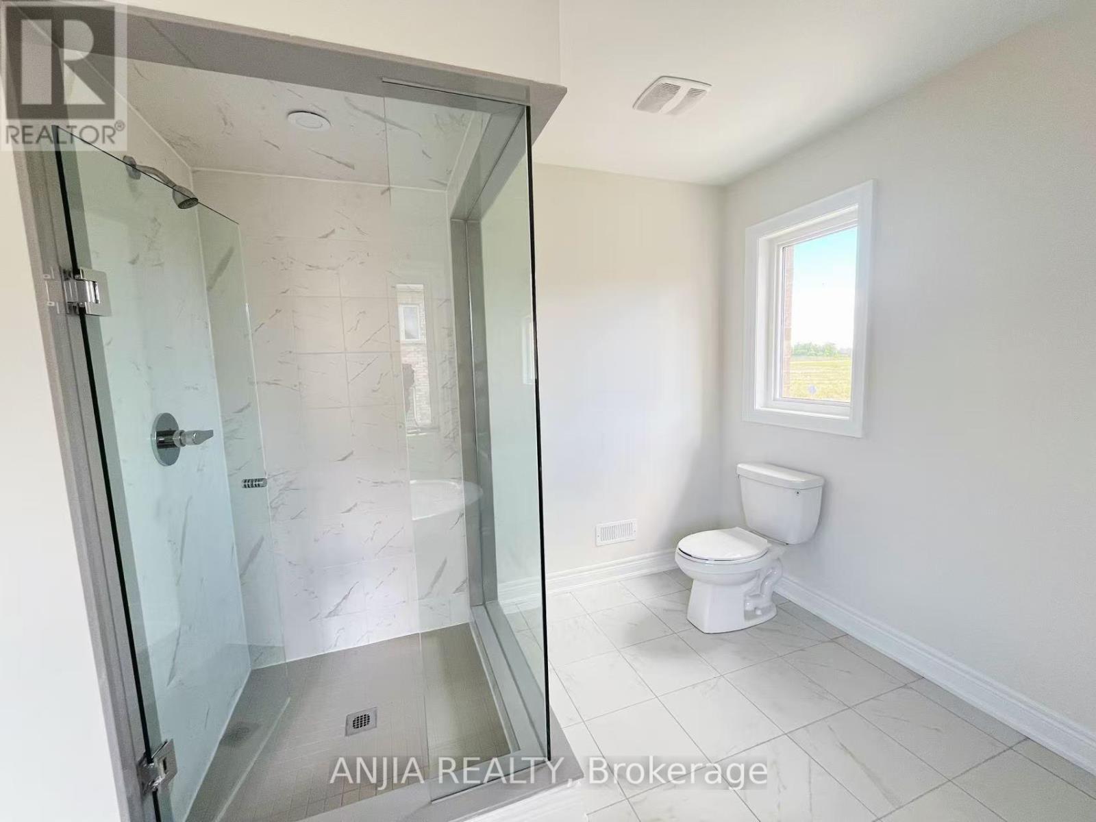 29 Hitching Post, Georgina, Ontario  L4P 0J3 - Photo 11 - N12399323