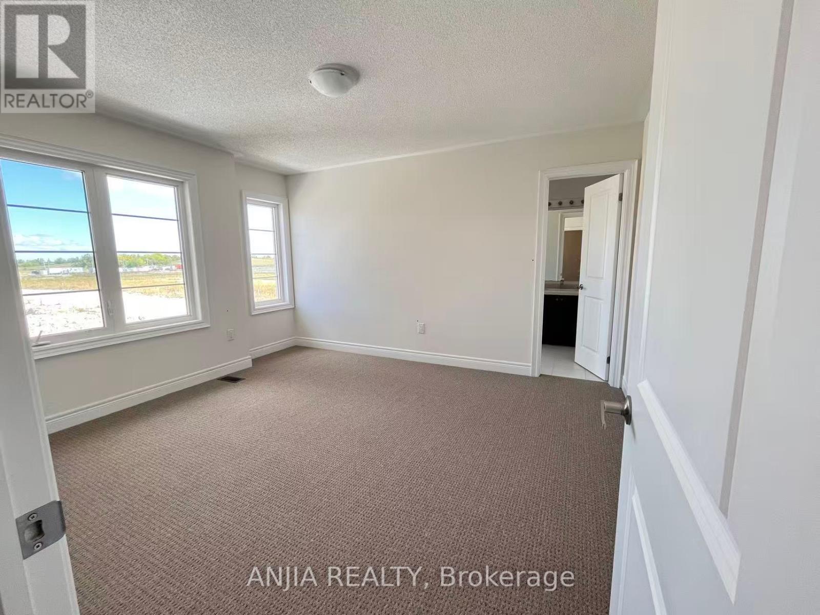 29 Hitching Post, Georgina, Ontario  L4P 0J3 - Photo 12 - N12399323