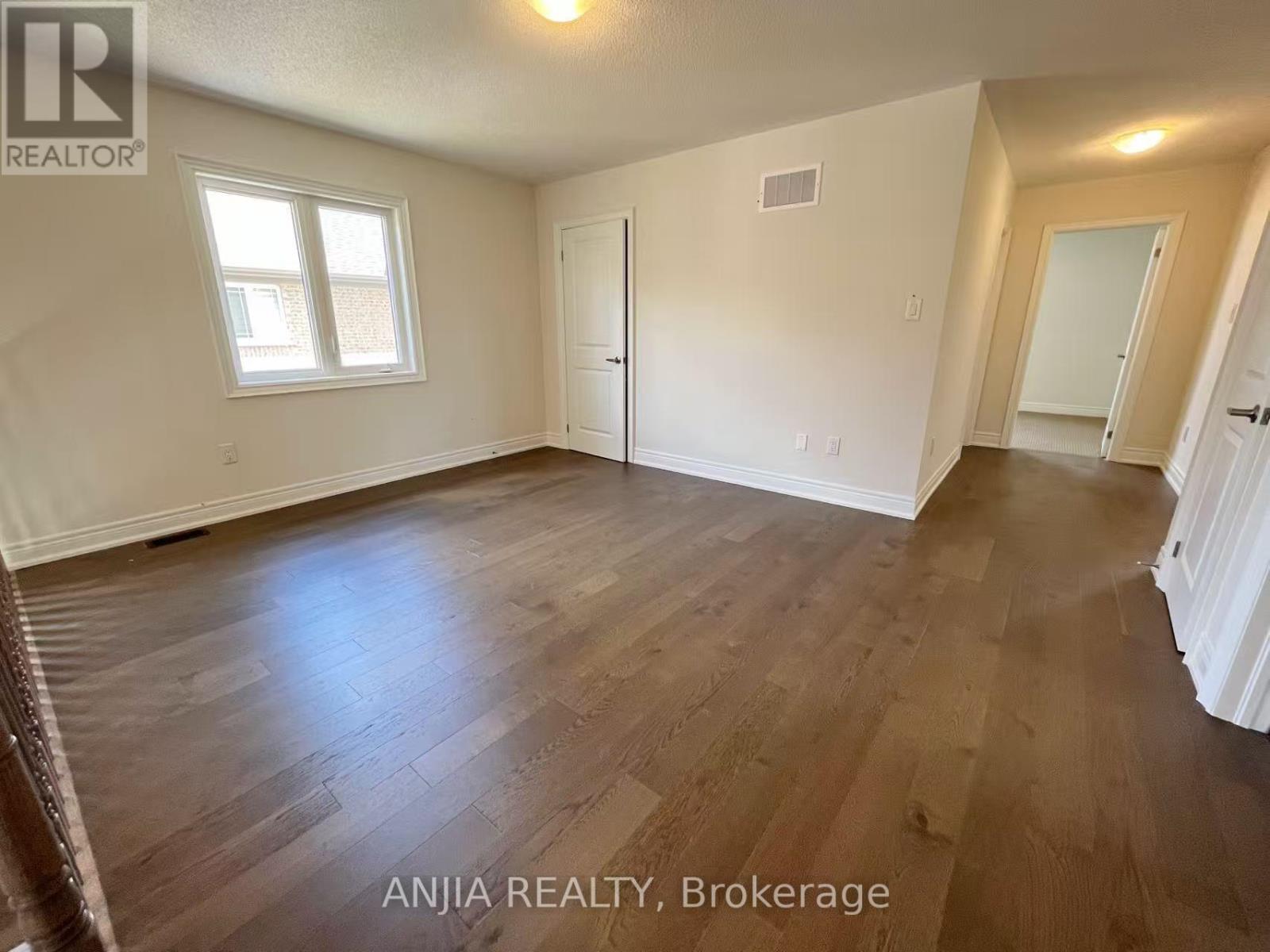 29 Hitching Post, Georgina, Ontario  L4P 0J3 - Photo 8 - N12399323