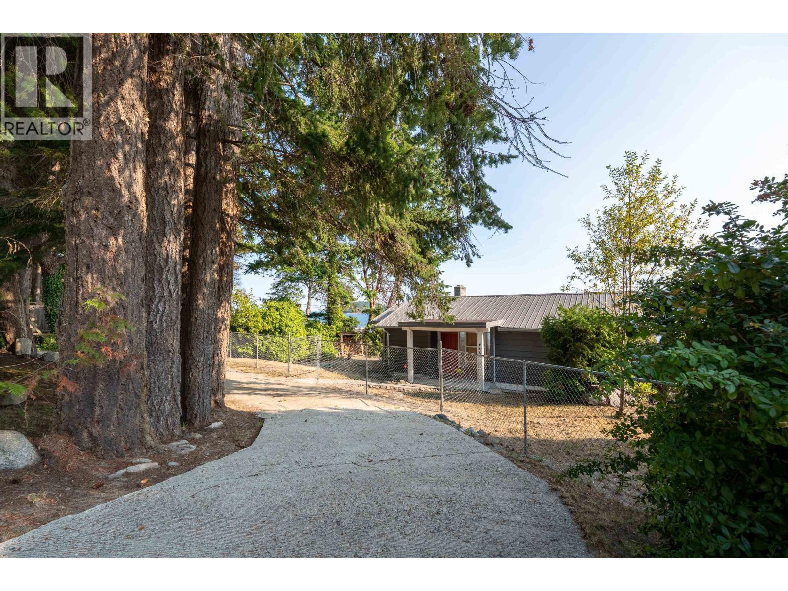 6669 Sunshine Coast Highway, Sechelt, British Columbia  V7Z 0M9 - Photo 6 - R3047532