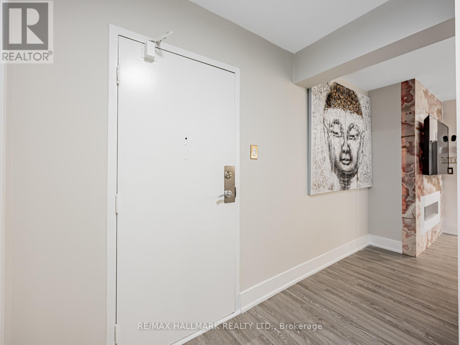 104 - 40 Sunrise Avenue, Toronto, Ontario  M4A 2R4 - Photo 3 - C12402798