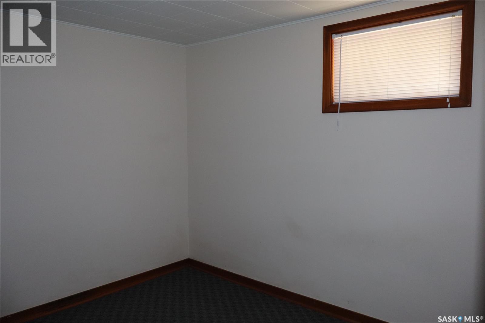 505 3rd Avenue E, Assiniboia, Saskatchewan  S0H 0B0 - Photo 15 - SK018342