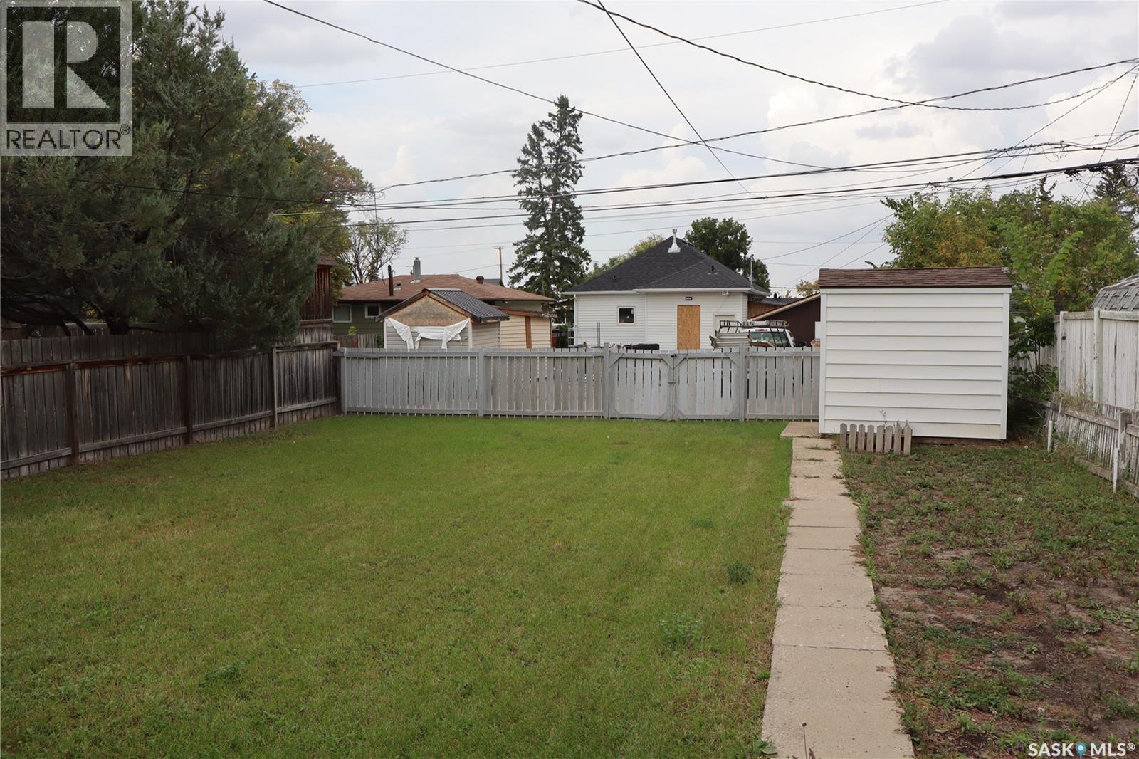 505 3rd Avenue E, Assiniboia, Saskatchewan  S0H 0B0 - Photo 3 - SK018342