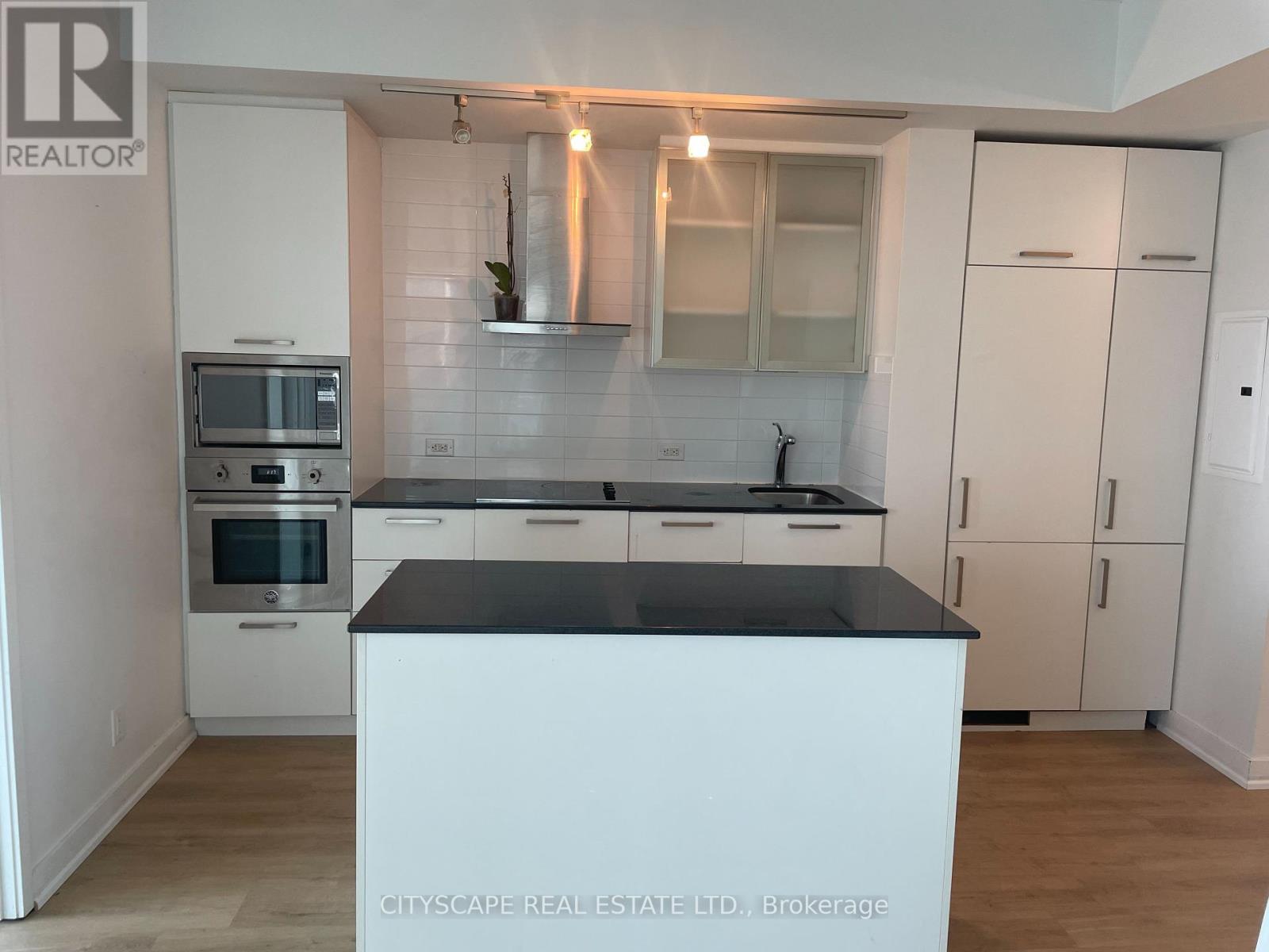 1202 - 14 York Street, Toronto, Ontario  M5J 2Z2 - Photo 6 - C12402649