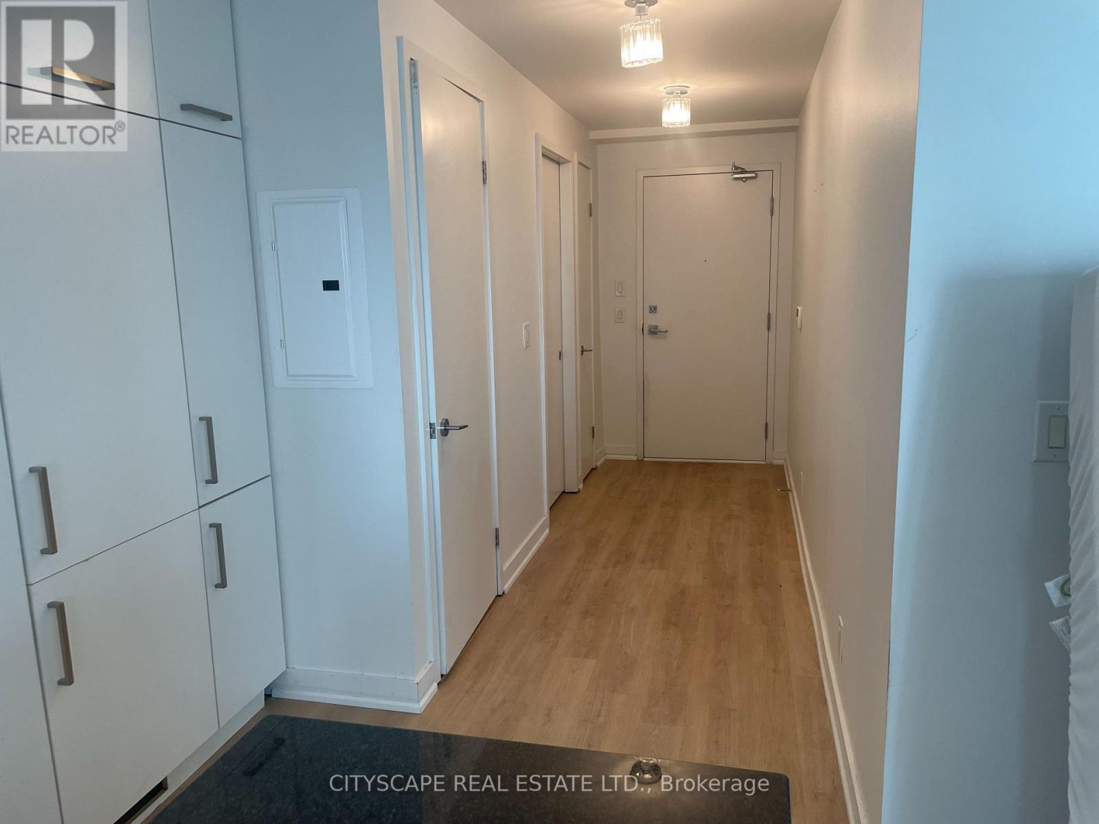 1202 - 14 York Street, Toronto, Ontario  M5J 2Z2 - Photo 5 - C12402649