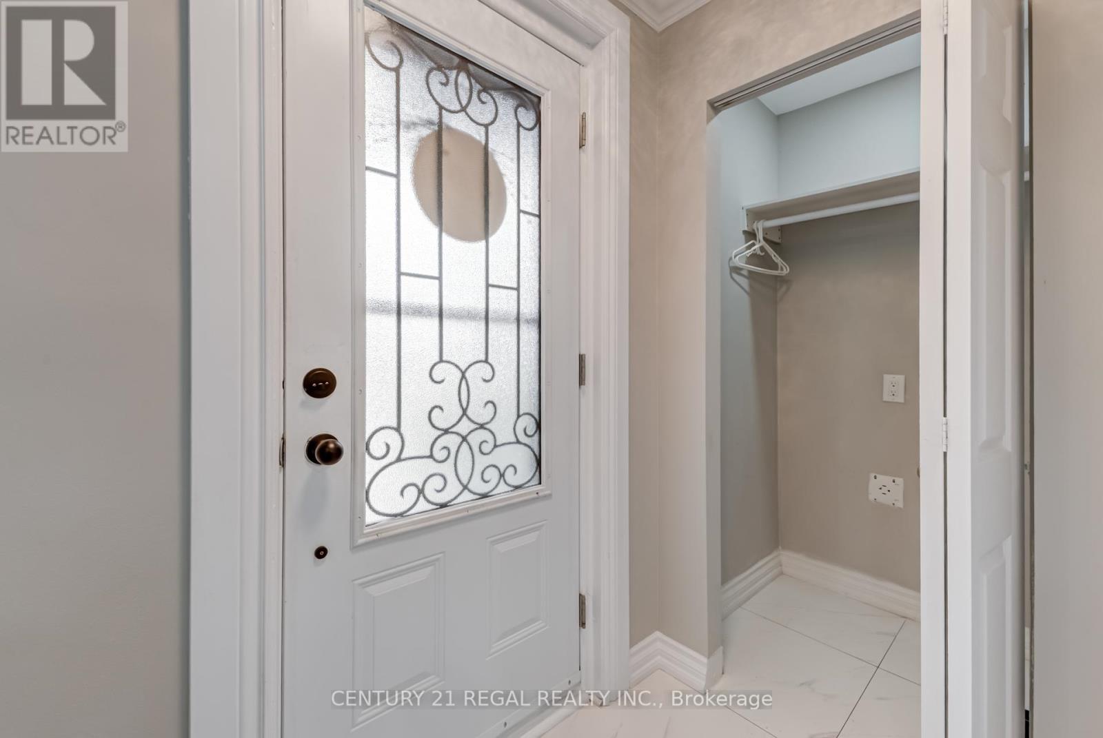 65 Fletcherdon Crescent, Toronto, Ontario  M3N 1S2 - Photo 6 - W12396332