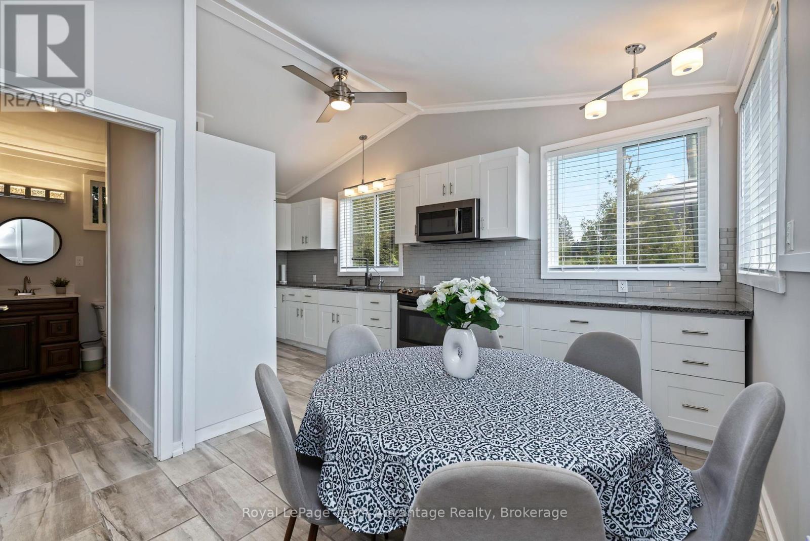 2046 Riverside Drive, Parry Sound Remote Area, Ontario  P0G 1A0 - Photo 20 - X12402251