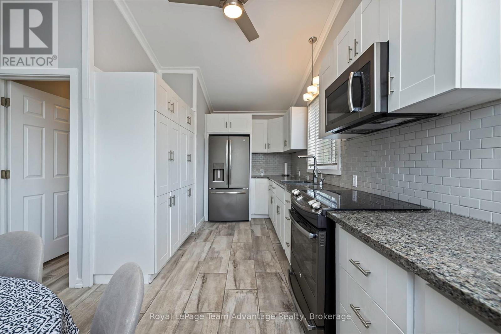 2046 Riverside Drive, Parry Sound Remote Area, Ontario  P0G 1A0 - Photo 22 - X12402251