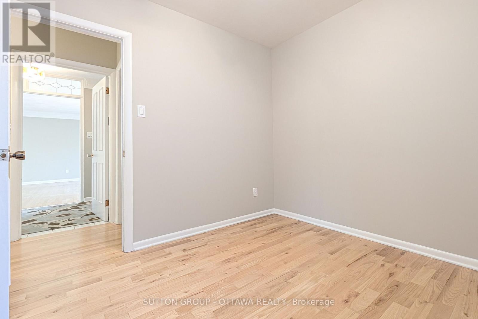 866 Claude Street, Ottawa, Ontario  K1K 2S6 - Photo 17 - X12402834