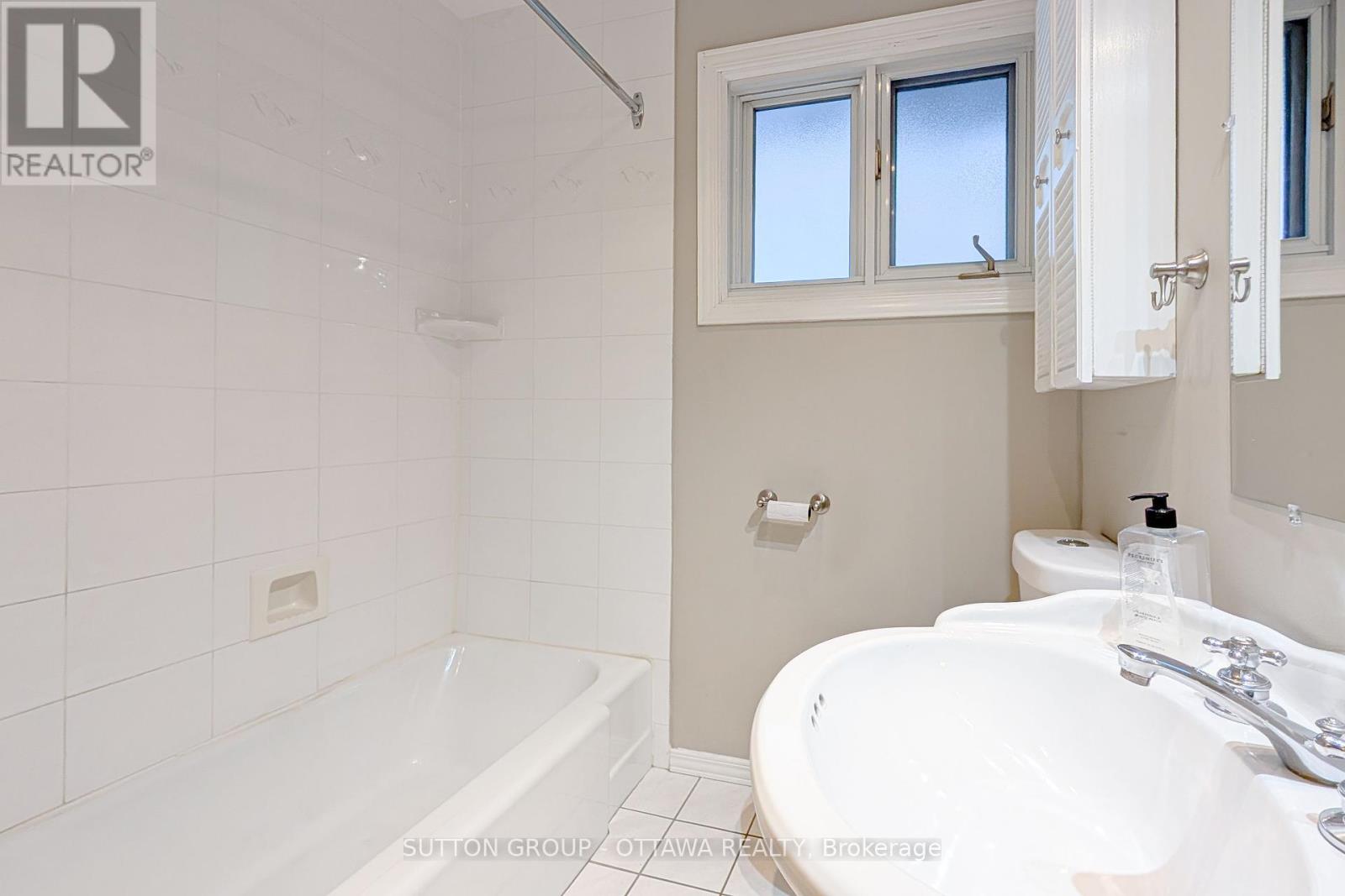 866 Claude Street, Ottawa, Ontario  K1K 2S6 - Photo 19 - X12402834