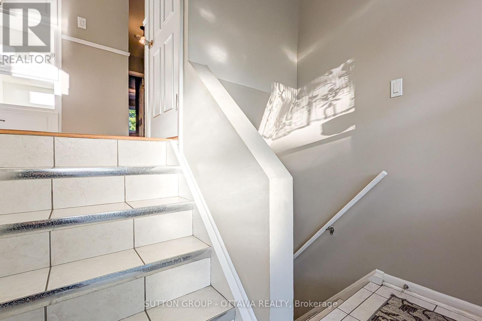 866 Claude Street, Ottawa, Ontario  K1K 2S6 - Photo 22 - X12402834