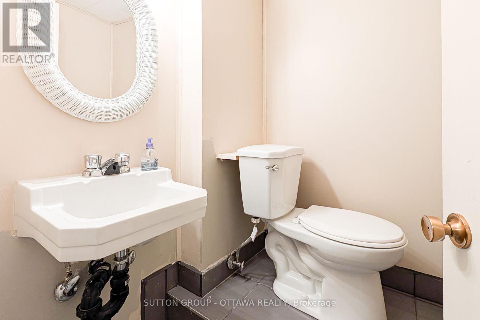 866 Claude Street, Ottawa, Ontario  K1K 2S6 - Photo 26 - X12402834
