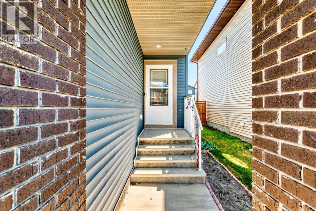121 Walgrove Gardens Se, Calgary, Alberta  T2X 4C6 - Photo 2 - A2239271