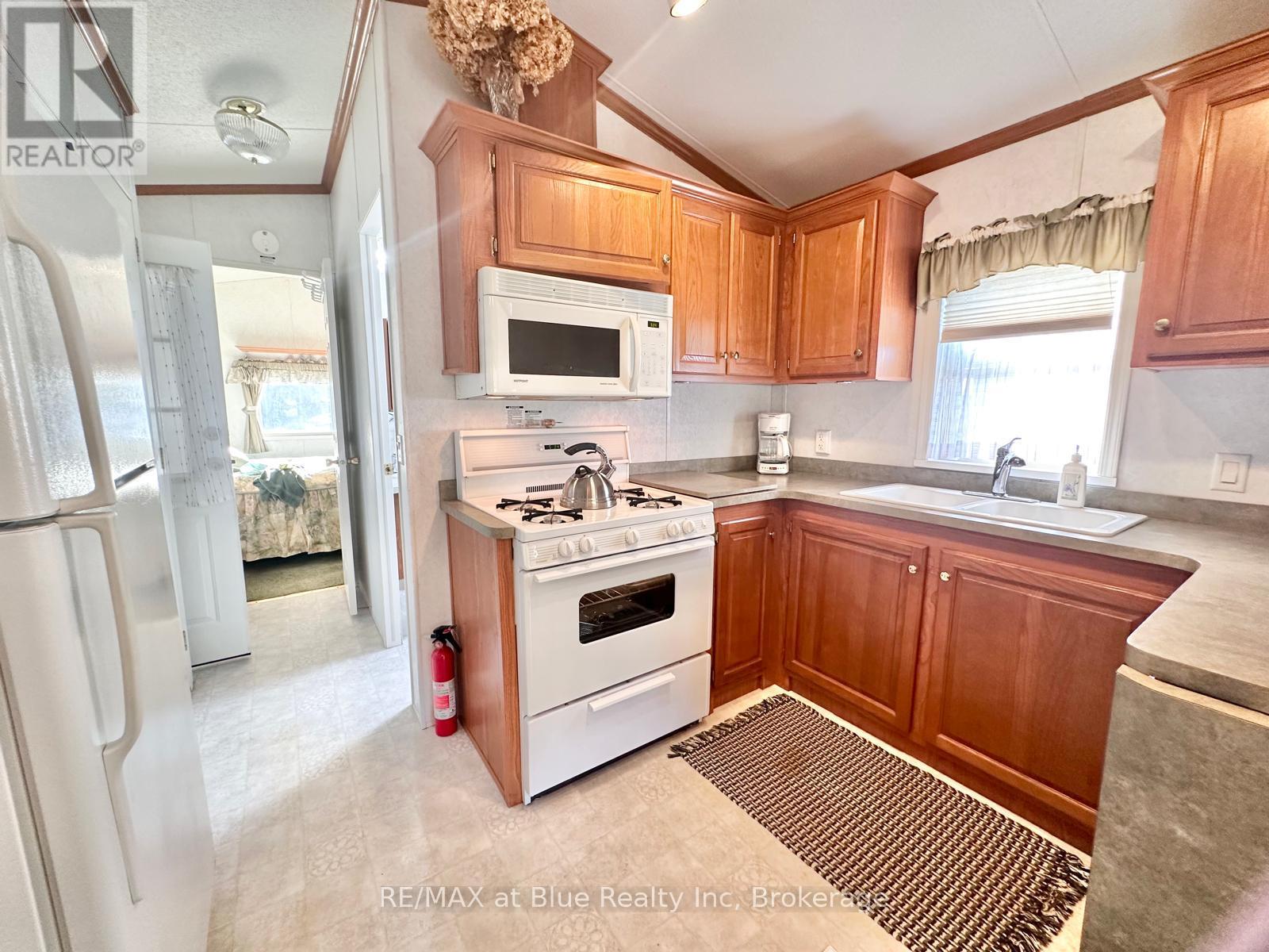 B6 - 7489 Sideroad 5 E, Wellington North, Ontario  N0G 2L0 - Photo 22 - X12021655