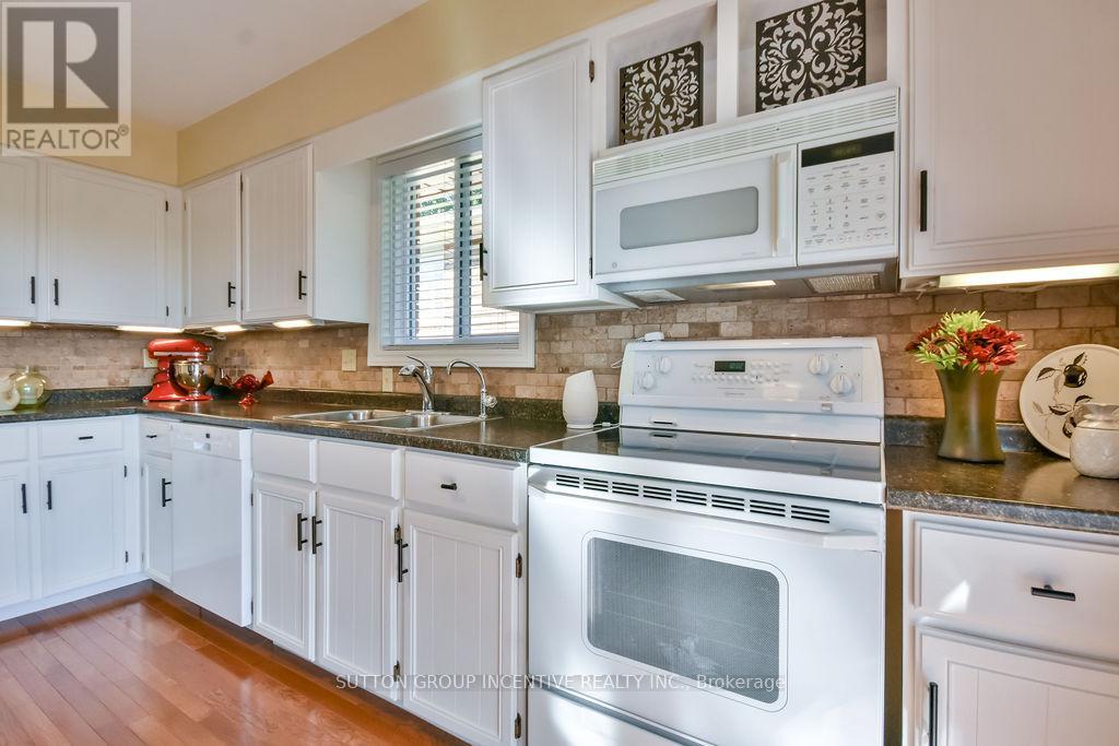 17 Kenny Crescent, Barrie, Ontario  L4N 6C7 - Photo 25 - S12353565