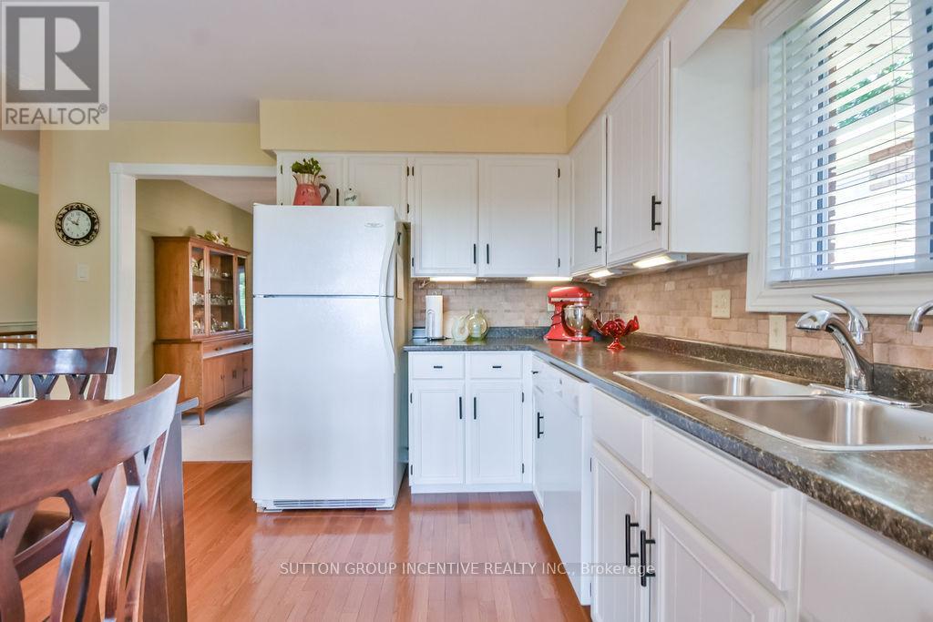 17 Kenny Crescent, Barrie, Ontario  L4N 6C7 - Photo 26 - S12353565