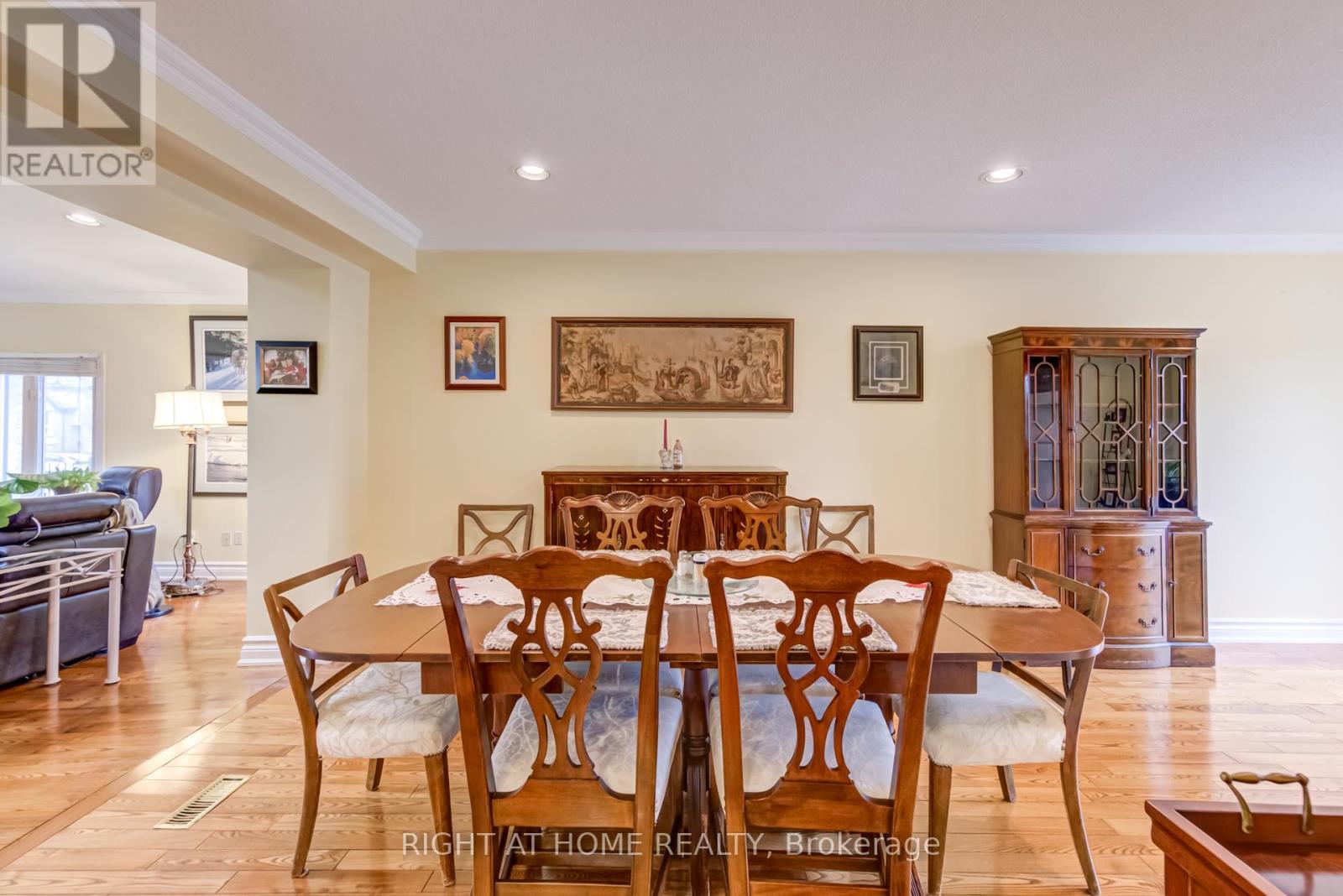27 Sir Kay Drive, Markham (Markham Village), Ontario  L3P 2Y9 - Photo 5 - N12402851