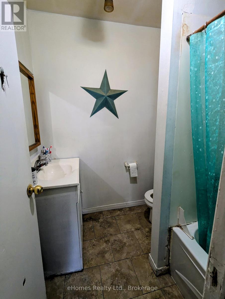 598 6th Street E, Owen Sound, Ontario  N4K 1G3 - Photo 12 - X12361700