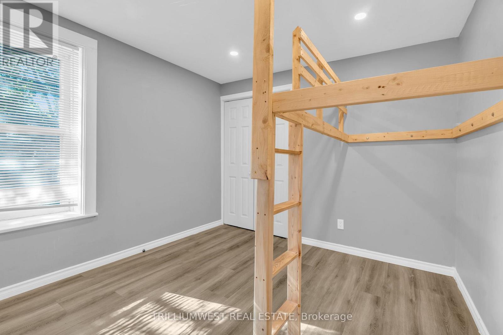 349 Main Street S, Wellington North (Mount Forest), Ontario  N0G 2L0 - Photo 12 - X12402855