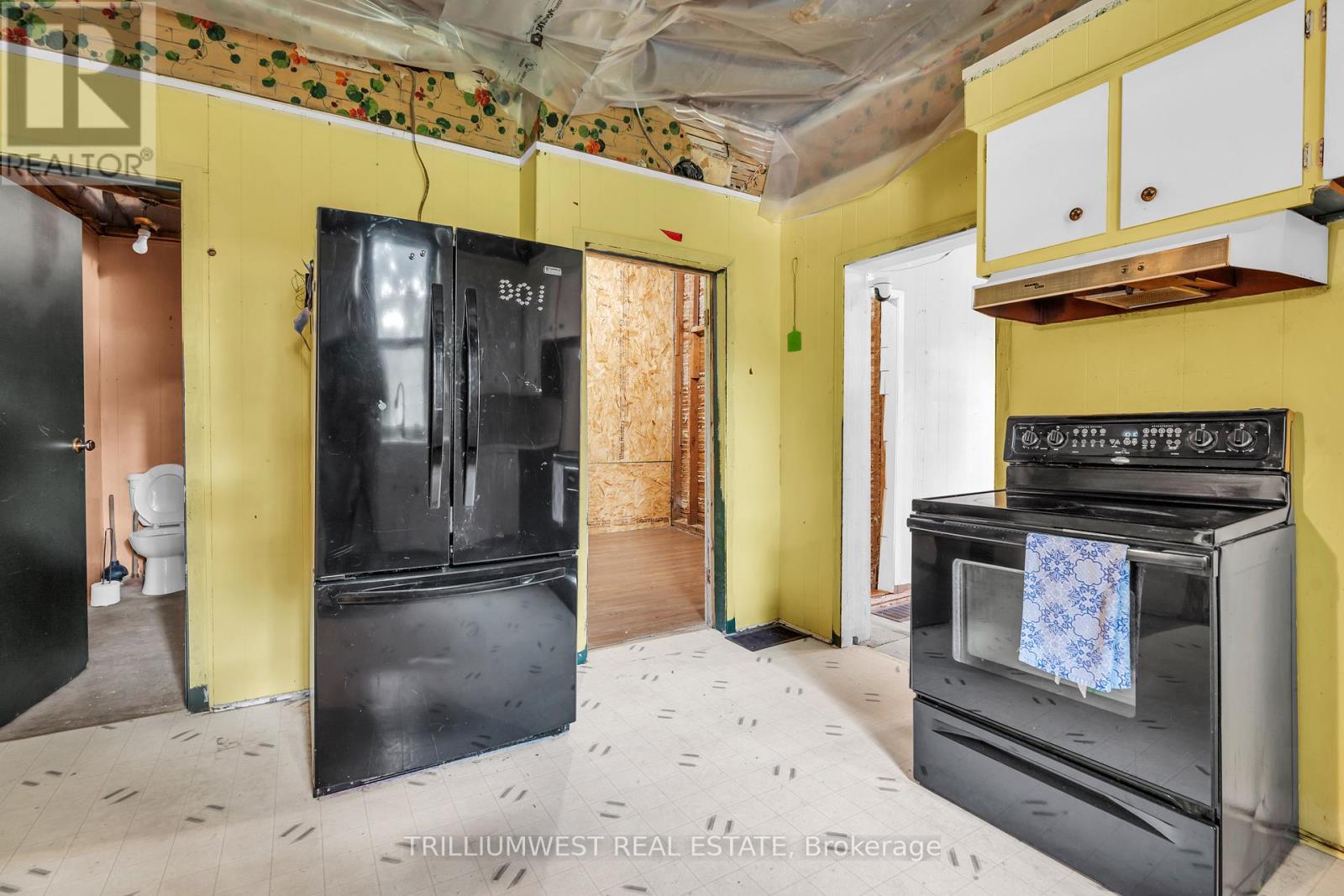 349 Main Street S, Wellington North (Mount Forest), Ontario  N0G 2L0 - Photo 16 - X12402855