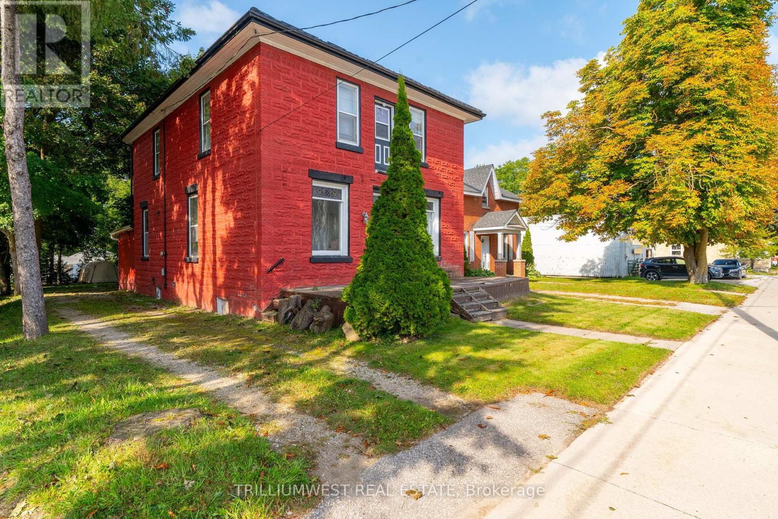 349 Main Street S, Wellington North (Mount Forest), Ontario  N0G 2L0 - Photo 4 - X12402855