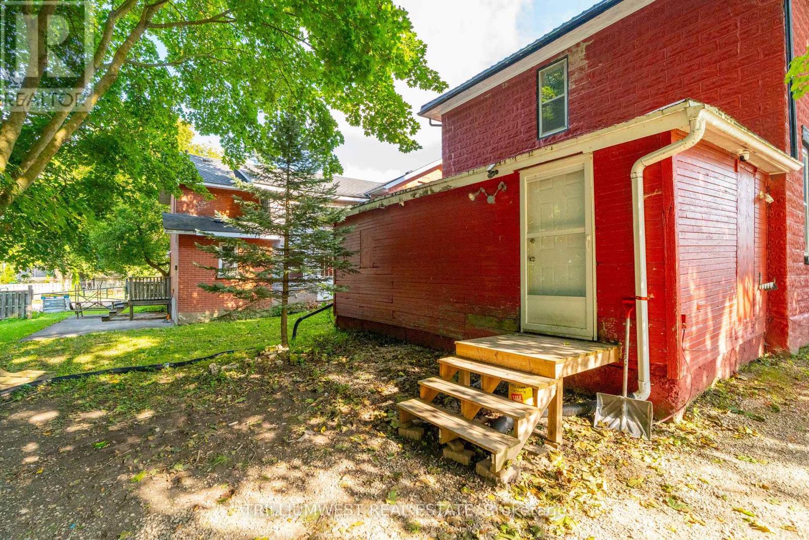 349 Main Street S, Wellington North (Mount Forest), Ontario  N0G 2L0 - Photo 6 - X12402855