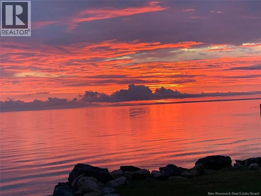 251 Bayshore, Bathurst, New Brunswick  E2A 6A5 - Photo 3 - NB120388