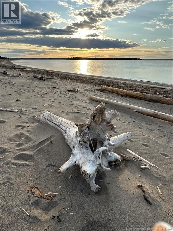 251 Bayshore, Bathurst, New Brunswick  E2A 6A5 - Photo 2 - NB120388