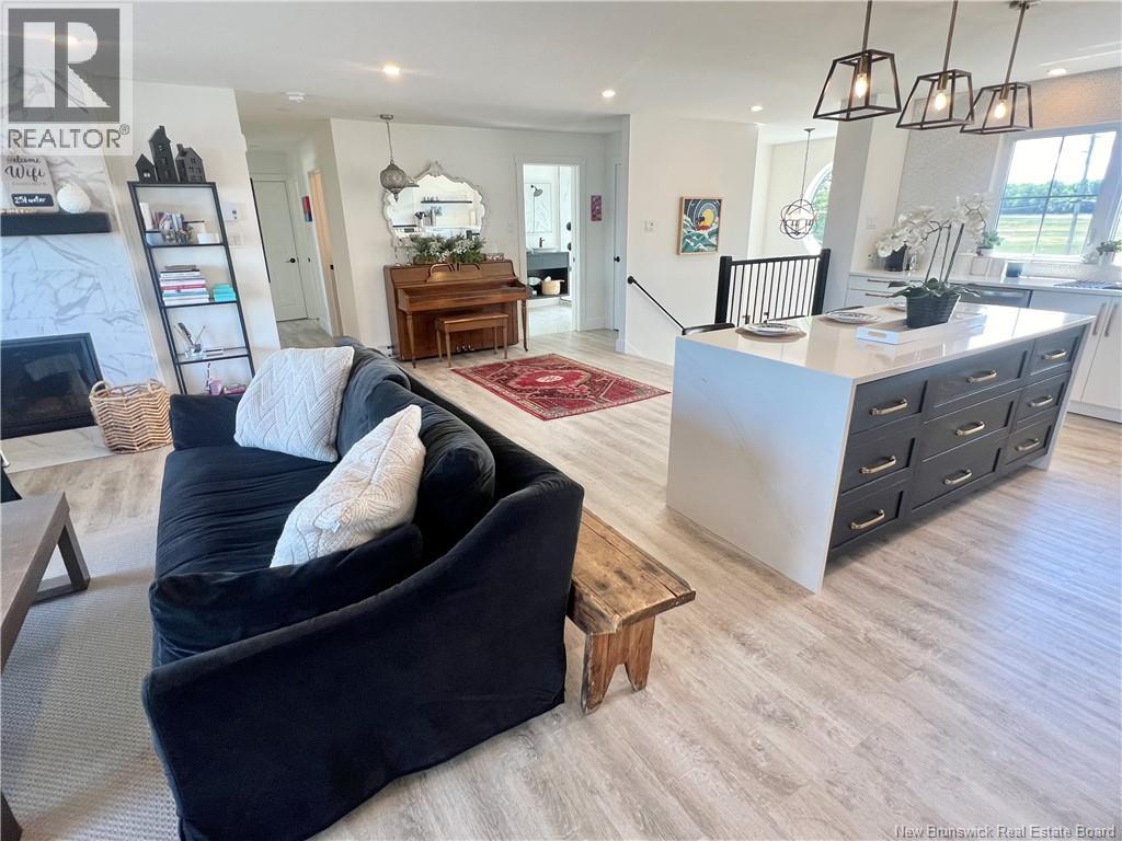 251 Bayshore, Bathurst, New Brunswick  E2A 6A5 - Photo 11 - NB120388